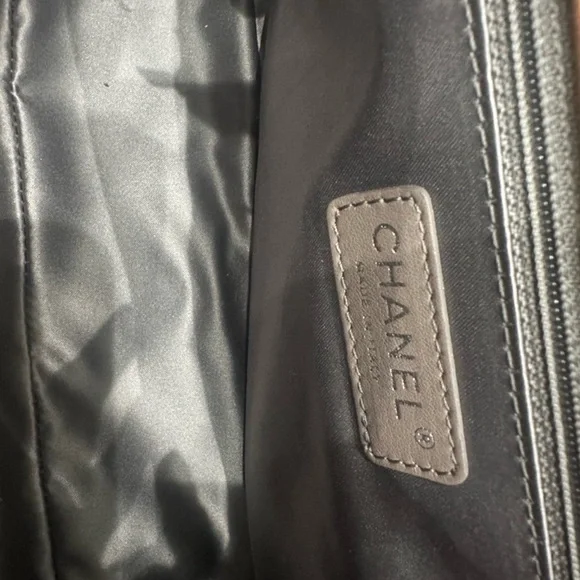 Quilted Leather Chanel Purse — Mint condition - Picture 5 of 8